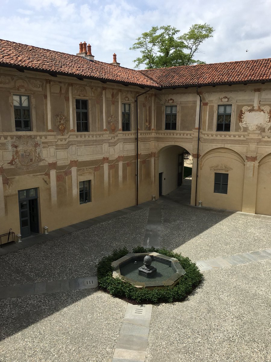 eatpiemonte's tweet photo. Un grande progetto quello di @vistaterra_off al Castello di Parella. Vale il viaggio, 40 minuti da Torino ma comodo anche da Milano. Botteghe, Enoteca e ristorante. Info su https://t.co/xjmVne3sdJ 🍾🥄🥄🍽🍷#Canavese #wearepiemonte https://t.co/wXNyXQf0og