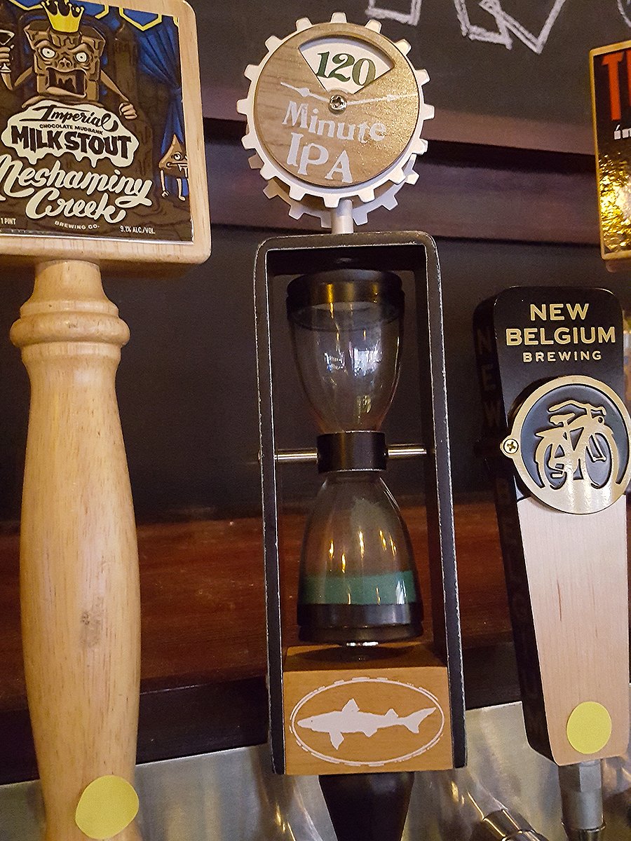 barcade's tweet photo. Hey hopheads, we've got @dogfishbeer 120 Minute IPA on tap in Newark. But it might not last as long as its name. #120MinuteIPA #GetHereQuick #LegendaryBrews #Barcade #Newark
https://t.co/tKBbBHzZiQ https://t.co/AKHpb0CBxl
