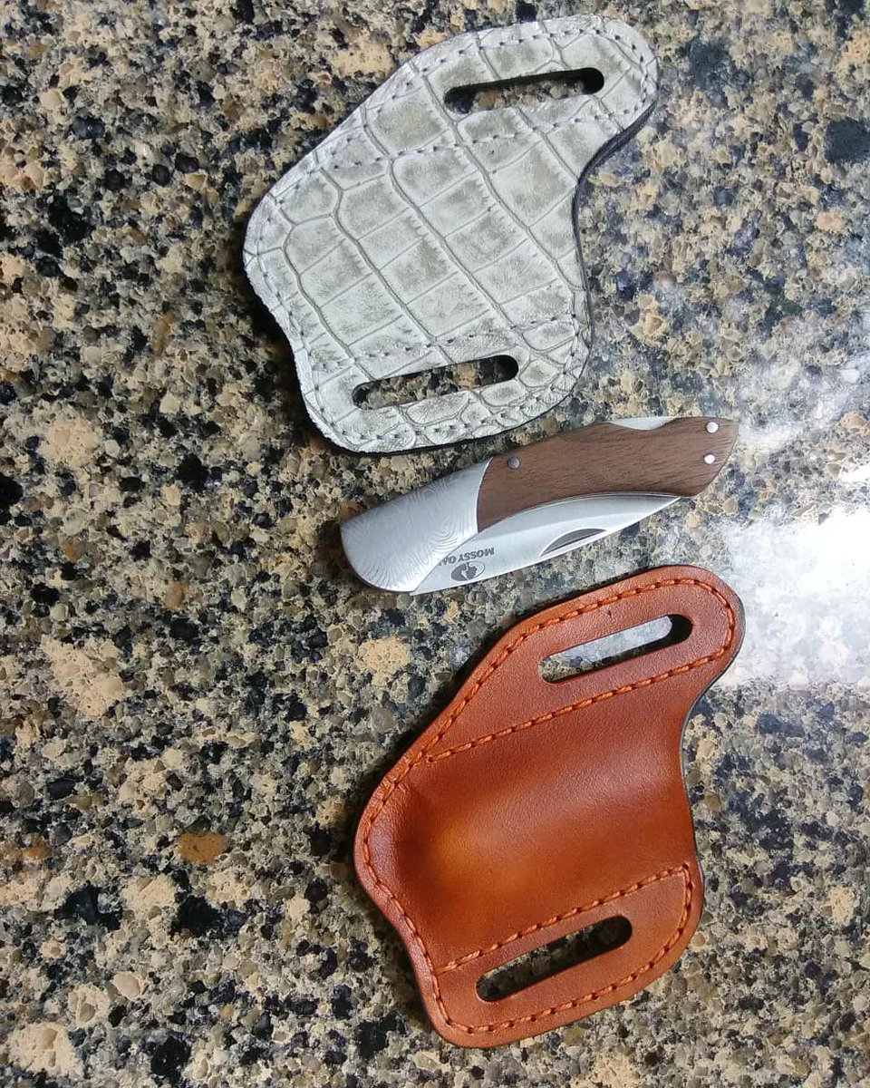 RoyaltyLeather1's tweet photo. Pancake knife sheath

Brown with orange stitching-$40

Gator with white stitching -$55

#knifesheath #knives #pocketknives #handmade #realleather #leather #handsewn #mens #boys #RoyaltyCustomLeather #custom https://t.co/5XJqijY0R4
