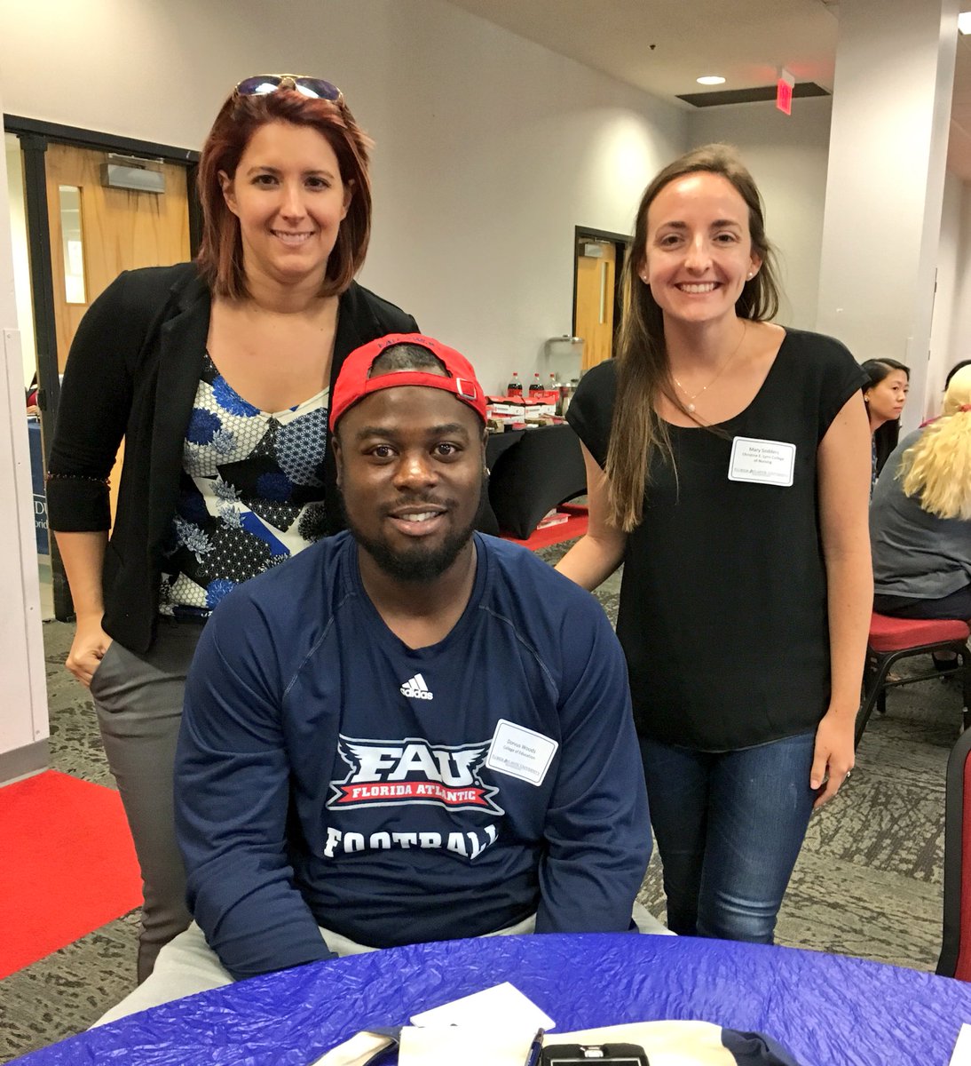 FAUGradCollege's tweet photo. Say hi to our new #GradOwls, pursuing a graduate education in paradise #BeFAU #FAU #Orientation https://t.co/j0oKB4N9RG