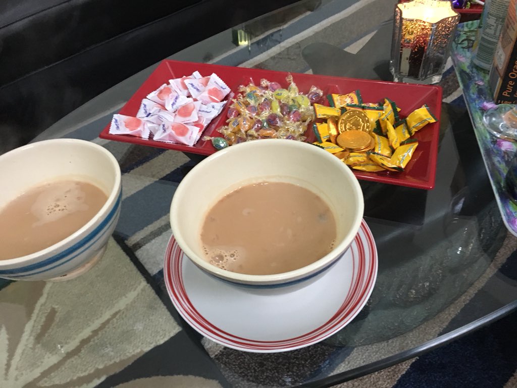 CllrLubna's tweet photo. @afrasiab_anwar ...When u don’t have time to have a cup of tea and the residents are so wonderful they insist! Cool it down in 20 seconds ...This is what being part of a community is about #ilovebankhall #votelabour3rdMay2018 @IshtiaqMohammed @BurnleyLabour @CllrRaja @Shbana57 https://t.co/IC7QvW6tZj