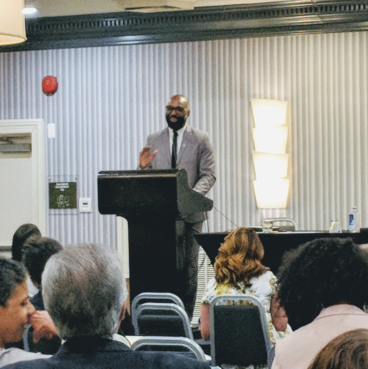AccessFood's tweet photo. #HFFI2018 is closing up today with @DwayneWharton connecting all the dots of #healthyfoodaccess and env and social determinants of health - encouraging us to speak our truths to our power tomorrow on the Hill! https://t.co/pG2PnGfHOw