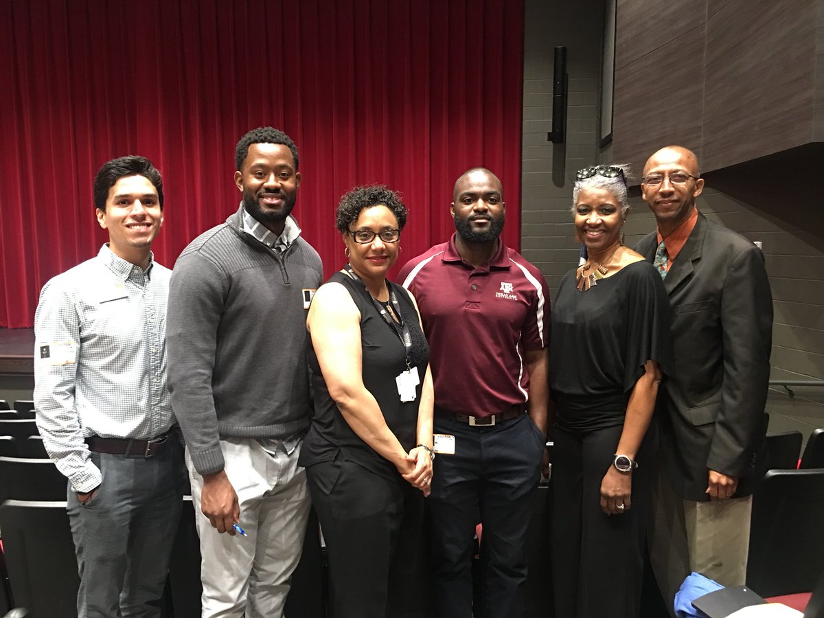 trinamwright's tweet photo. 2018 College Decision Day at Furr High School. We enjoyed celebrating with the students!! @HISD2College @HoustonCCR @FurrHS https://t.co/fL8AQ3I6Fu