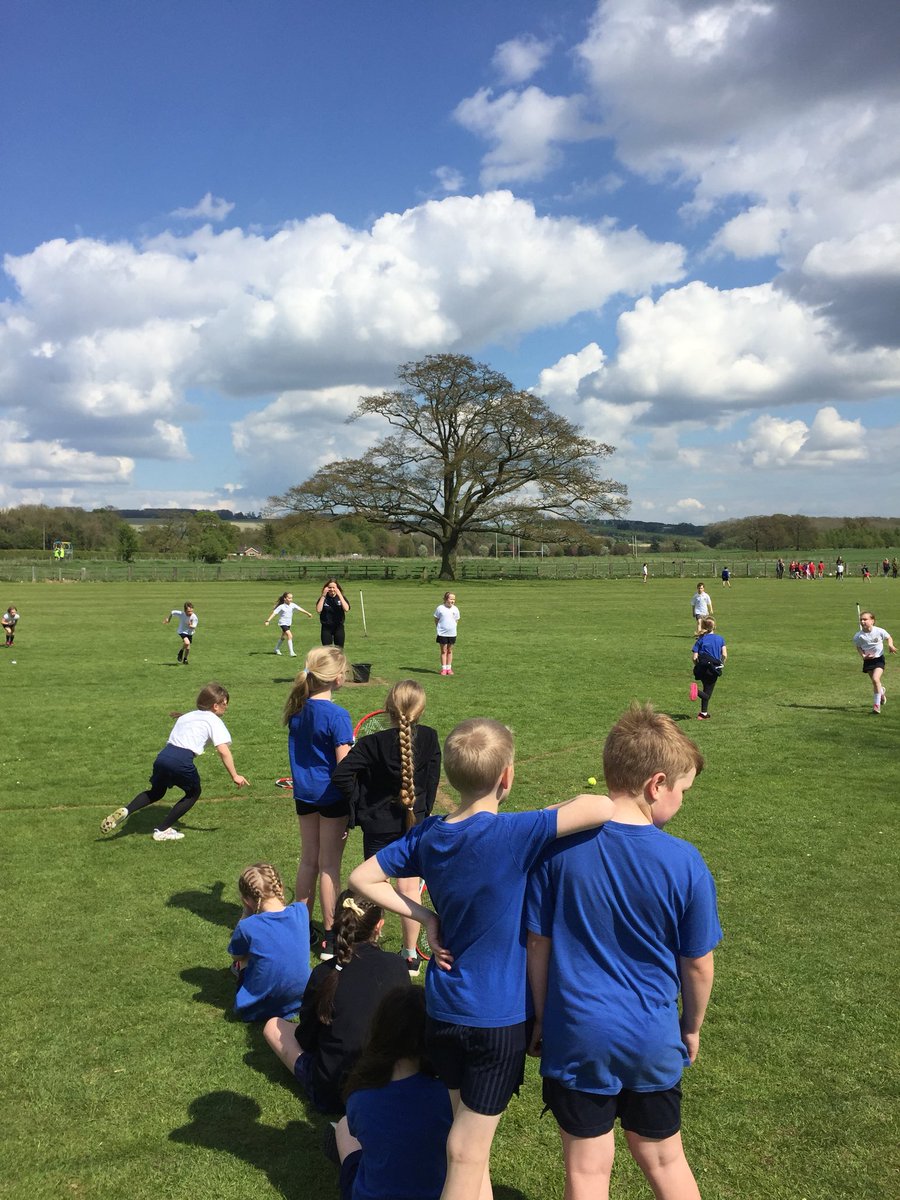 Super 3 in a bucket event @Woldgate <a href="/WOLDGATEPE/">Woldgate PE</a> with Year 4!