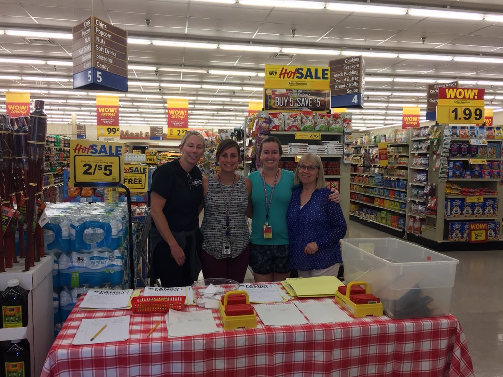 MsSteinberg3's tweet photo. Teamwork at Food Lion Math Night! Come join us! @SCESROARS https://t.co/7obJh7DJcZ