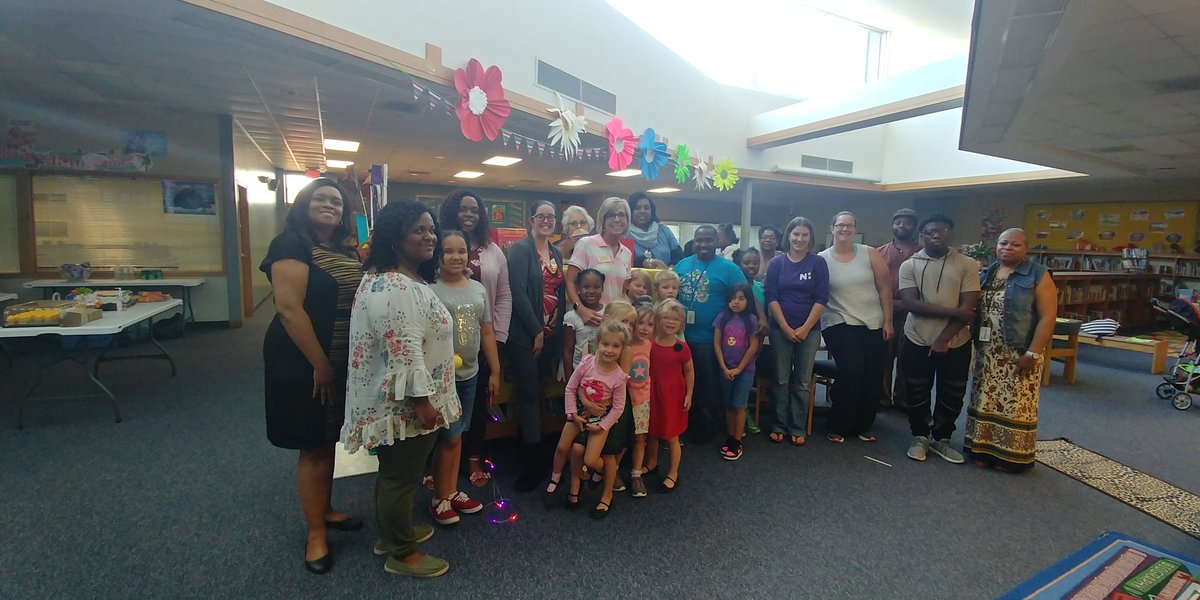 FCS_DPAC's tweet image. Thank you to the families and staff who helped support our Pre-K Literacy Event at FES!😀👍