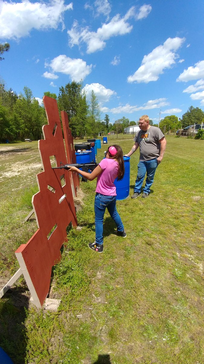FranksRangeTim1's tweet photo. We train them young not to be a victim https://t.co/H3UwZ7aF4A