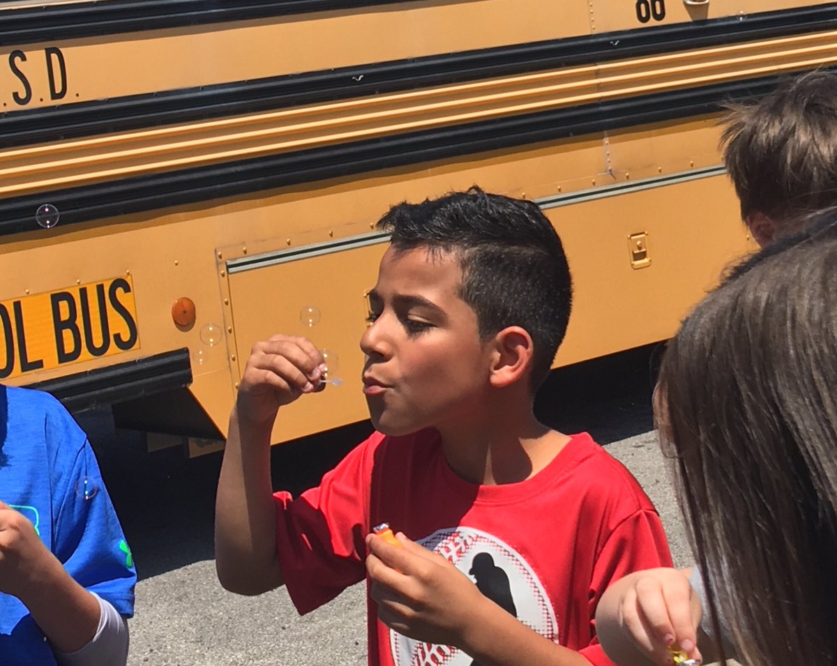 bellkim43's tweet photo. Facing Fear Without Freaking Out! Blow Your Fears Away! #TaftTribe #pngproud #schoolcounselor https://t.co/o7rZGb7whd