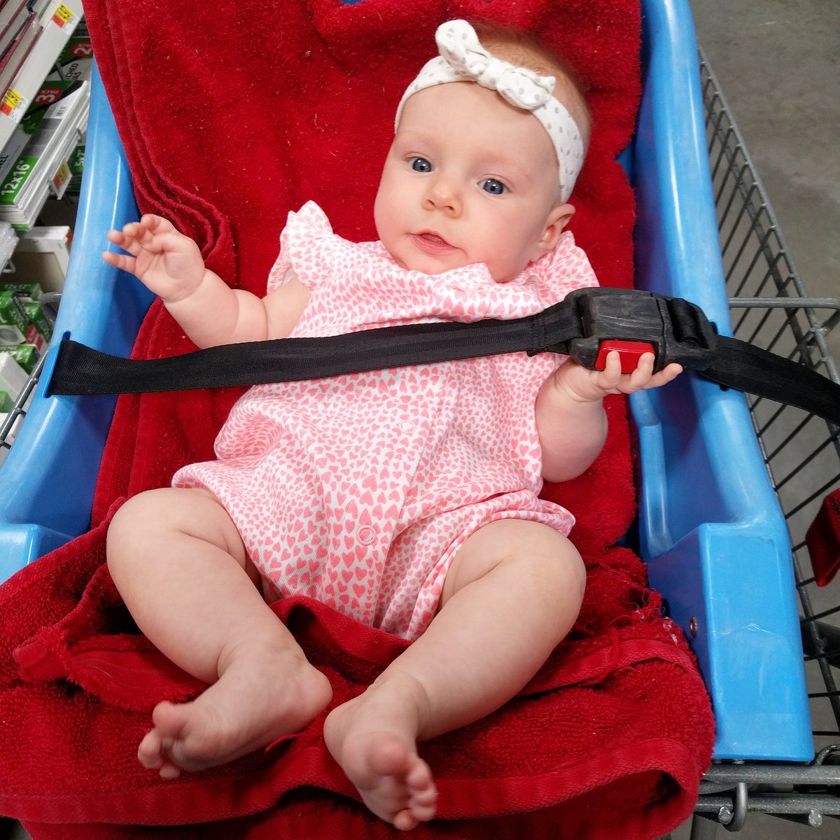 SimplyPallets's tweet photo. Oh...that's for a car seat. #mybad #momfail #smh https://t.co/K8TnghqAp9