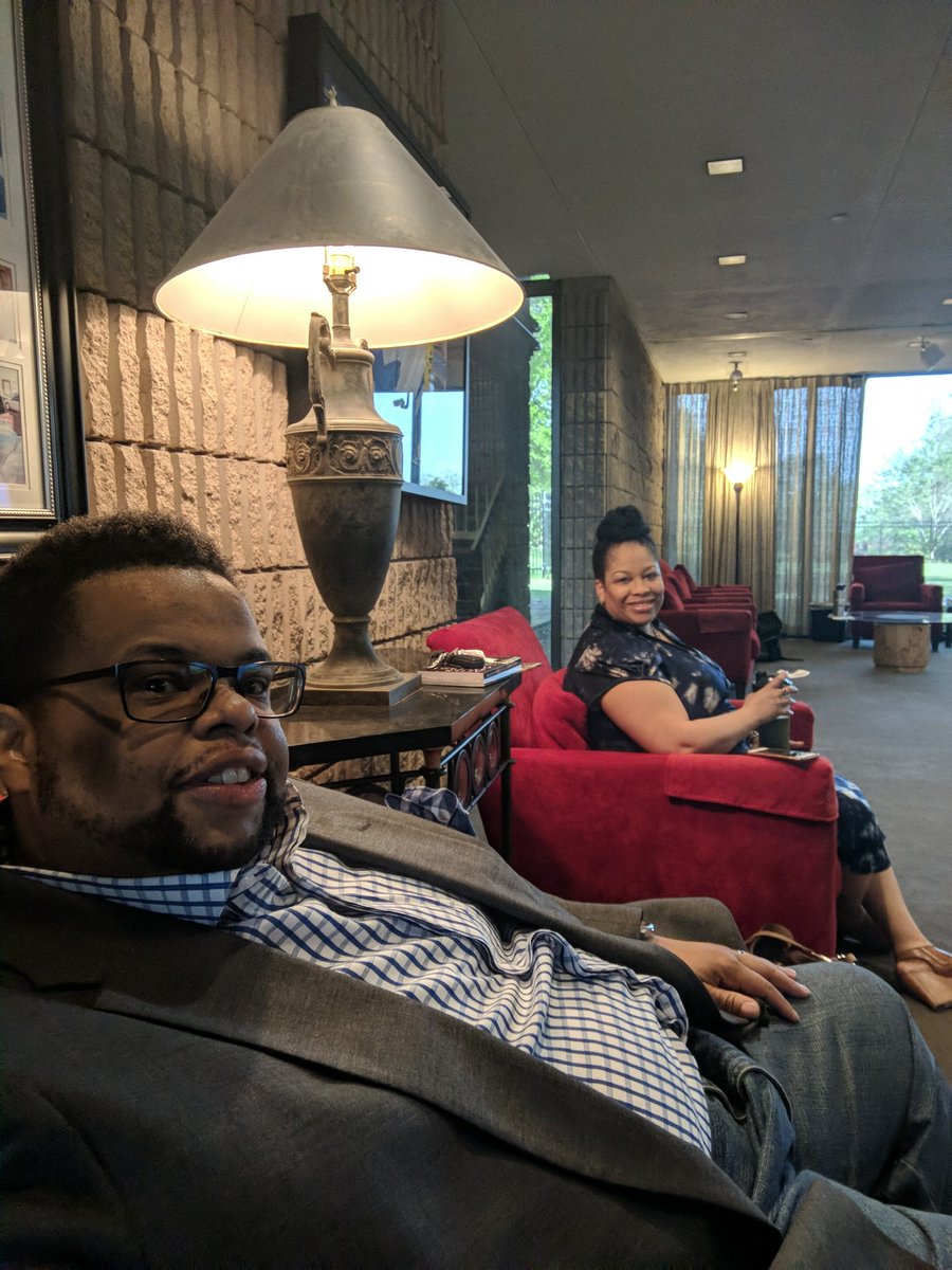 Big_EL2's tweet image. Hanging out at #WREG3 this morning in the lobby before our interview on Live@9 #LiveAt9 with @marybethconley and @alexcolmanwreg