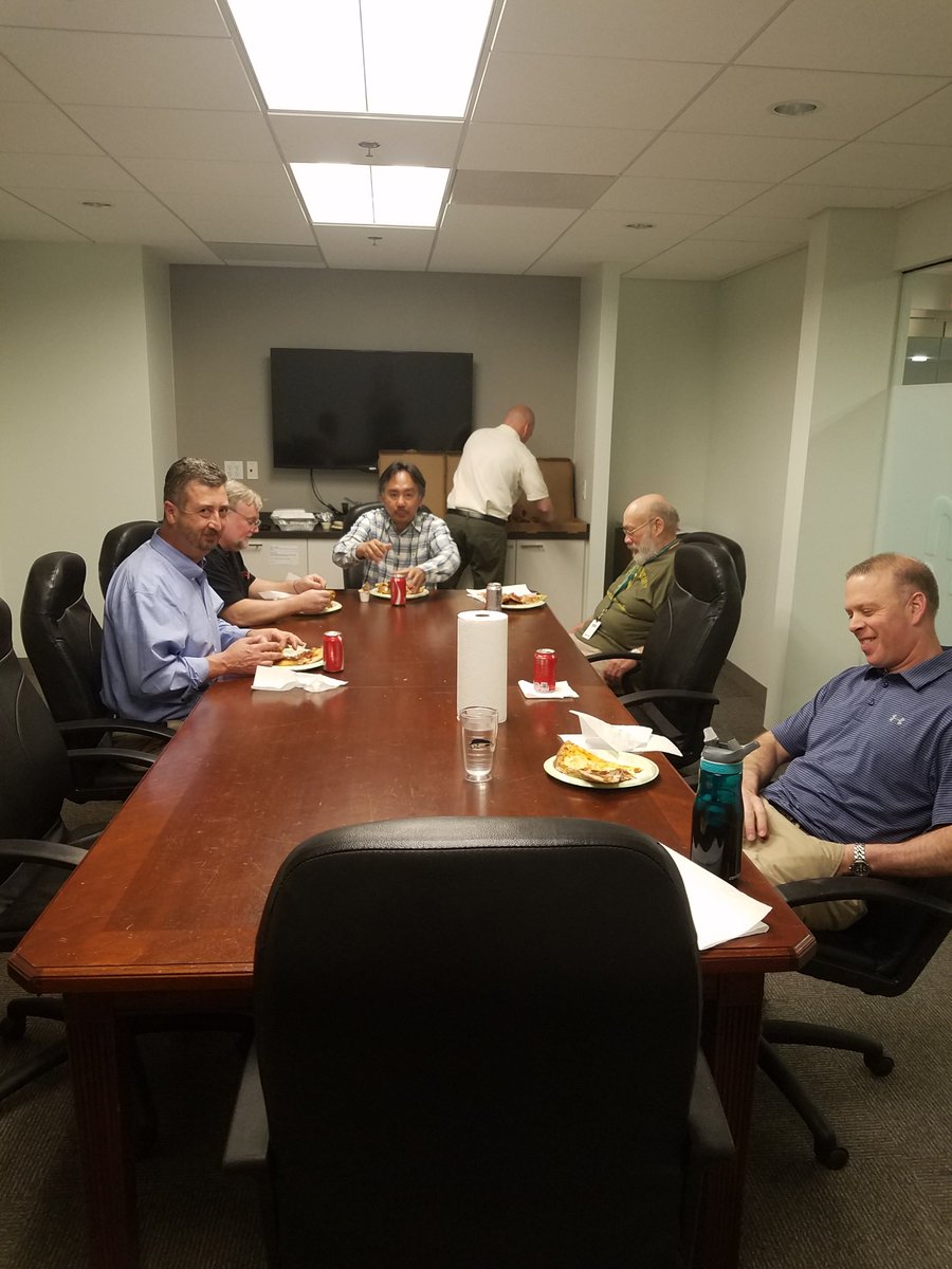 BowmanCG's tweet photo. Today, #BowmanCGโs Annapolis office participated in the #BeansandBread donation program, donating and packing bagged lunches to be handed out to the homeless in Baltimore. https://t.co/MF8PgETHOm