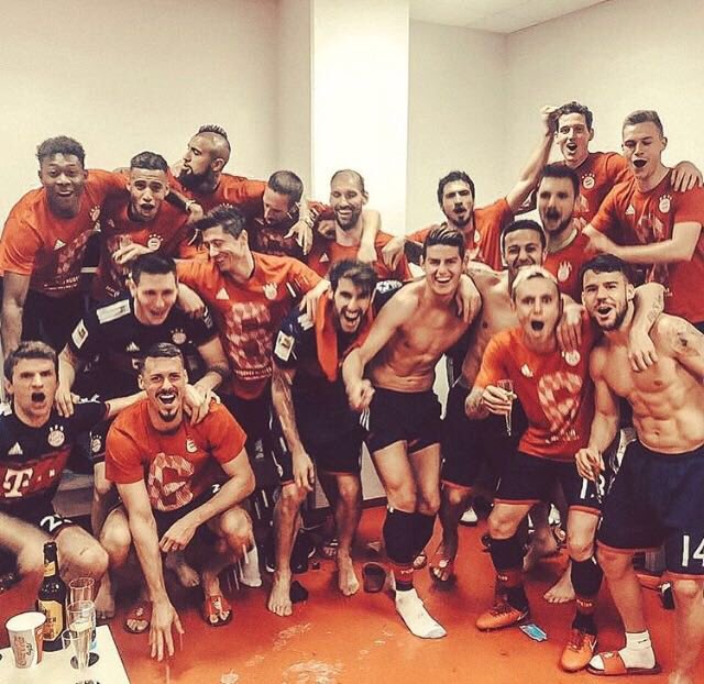 kingarturo23's tweet photo. Excelente partido equipo!!!👏🏼👏🏼👏🏼👏🏼👏🏼MiaSanMia!!😉😉😉buen regreso familia!!😉😉 https://t.co/csdbifv7A8