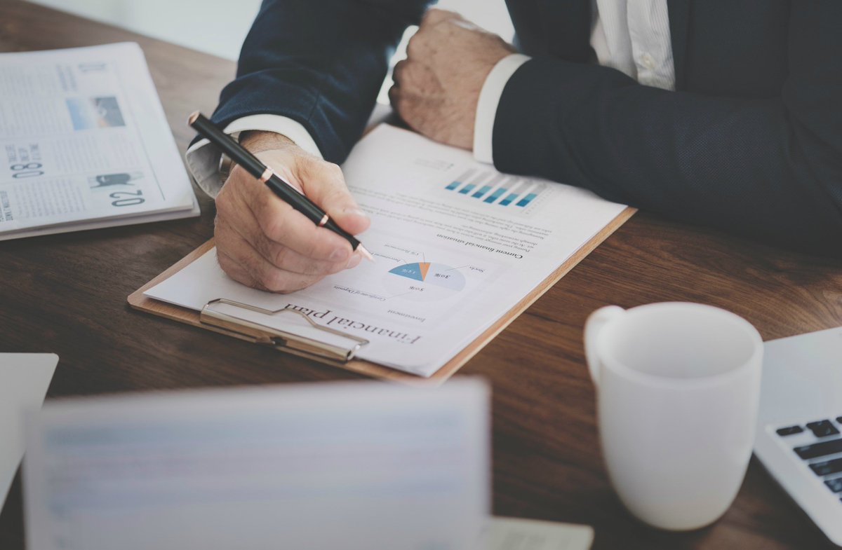 CorumGroup's tweet photo. Valuations - how should you be calculating yours?  Director of Valuations Services Yasmin Khodamoradi walks you through the pros and cons of the main methods: https://t.co/1r8DvZvukG https://t.co/Fv6Jq2uyOq