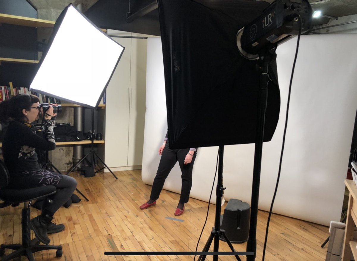 heroshopco's tweet photo. Prise de photos des nouveaux employés dans le studio photo de https://t.co/ac0mrvgqim ! Nos studios photos sont aussi disponible pour les prises de photos de vos produits de commerce en ligne. Pour info : service@david-goliath.com #ecommerce #studio #photo #Montreal #Heroshop https://t.co/NMocHTLw3e