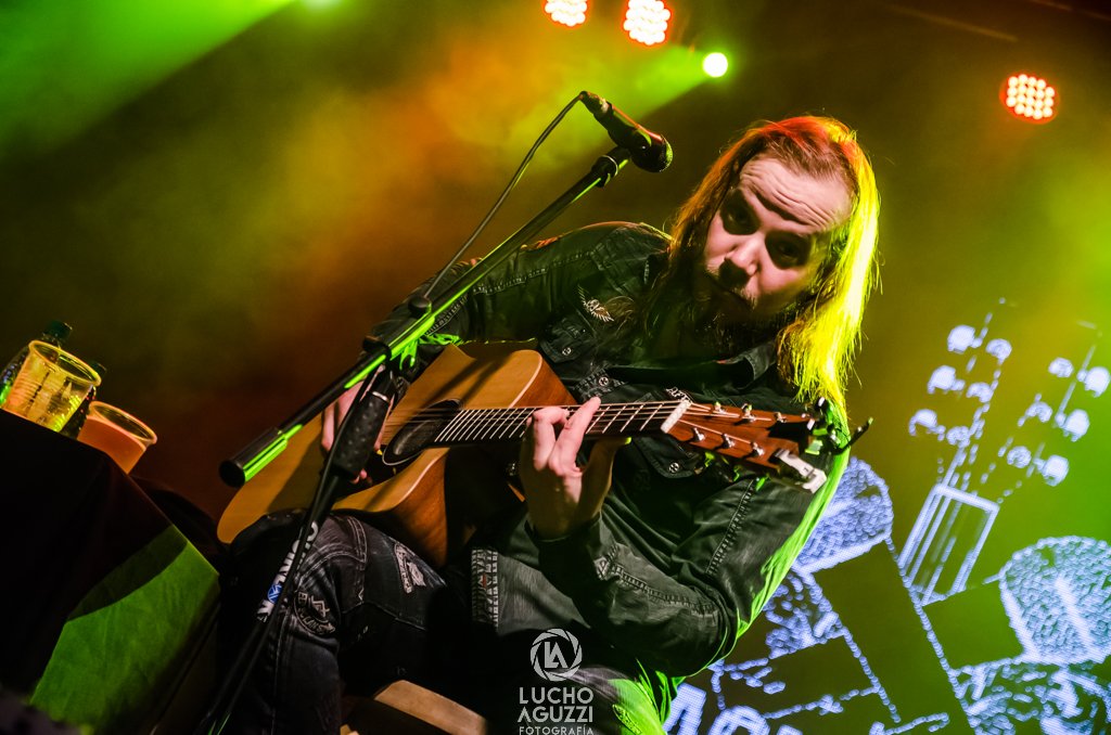 #janiliimatainen playing magic with his #guitar at the show of #blackoustic in #rosario #argentina
#guitar #livephotography #livephotographer #metalphotography #metalphotographer #concertphotography #concertphotographer #photography #metal #photographer #sonataarctica #nikon