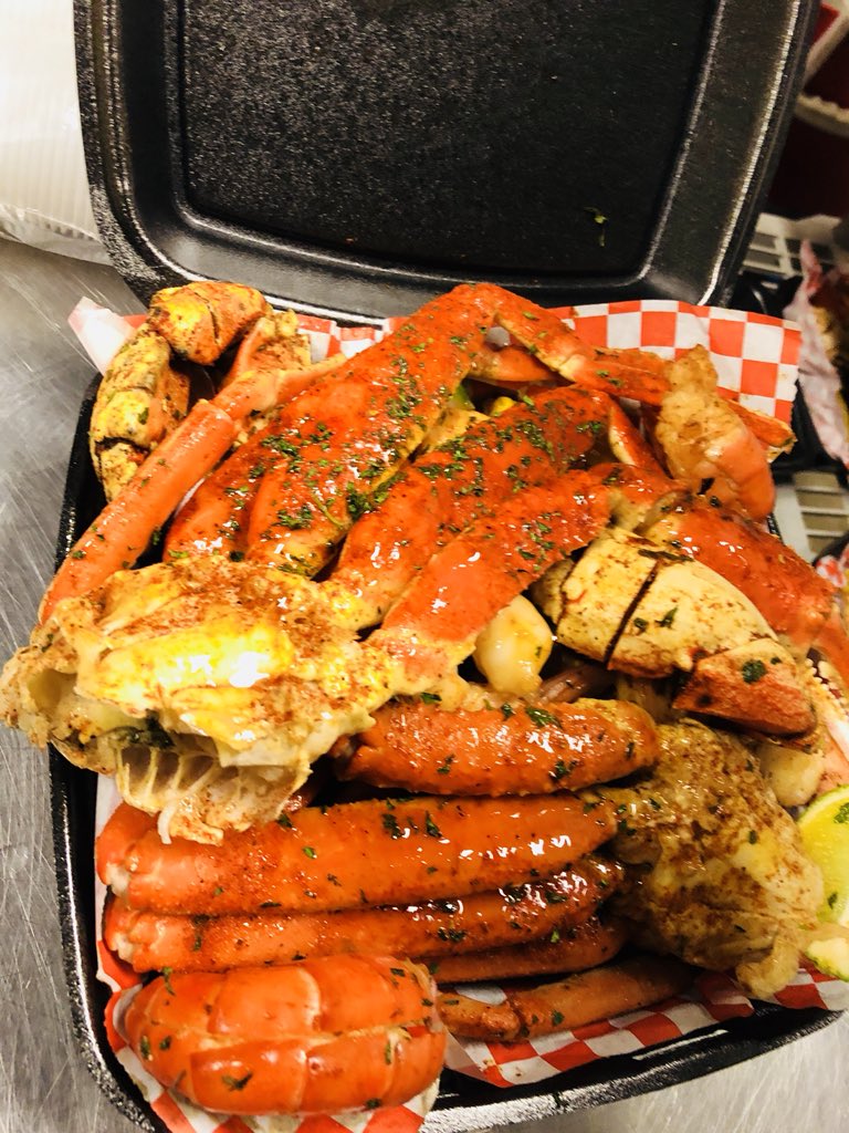 ShellsNTails2Go's tweet photo. Some of the best authentic Cajun food in the DFW. @ShellsNTails2Go straight From da boot. Who Dat.❤ 🖤⚜️
#SEAFOODKING #foodporn #ST2G #MOBILE #DFW #crawfish https://t.co/gT7xDtAXrp