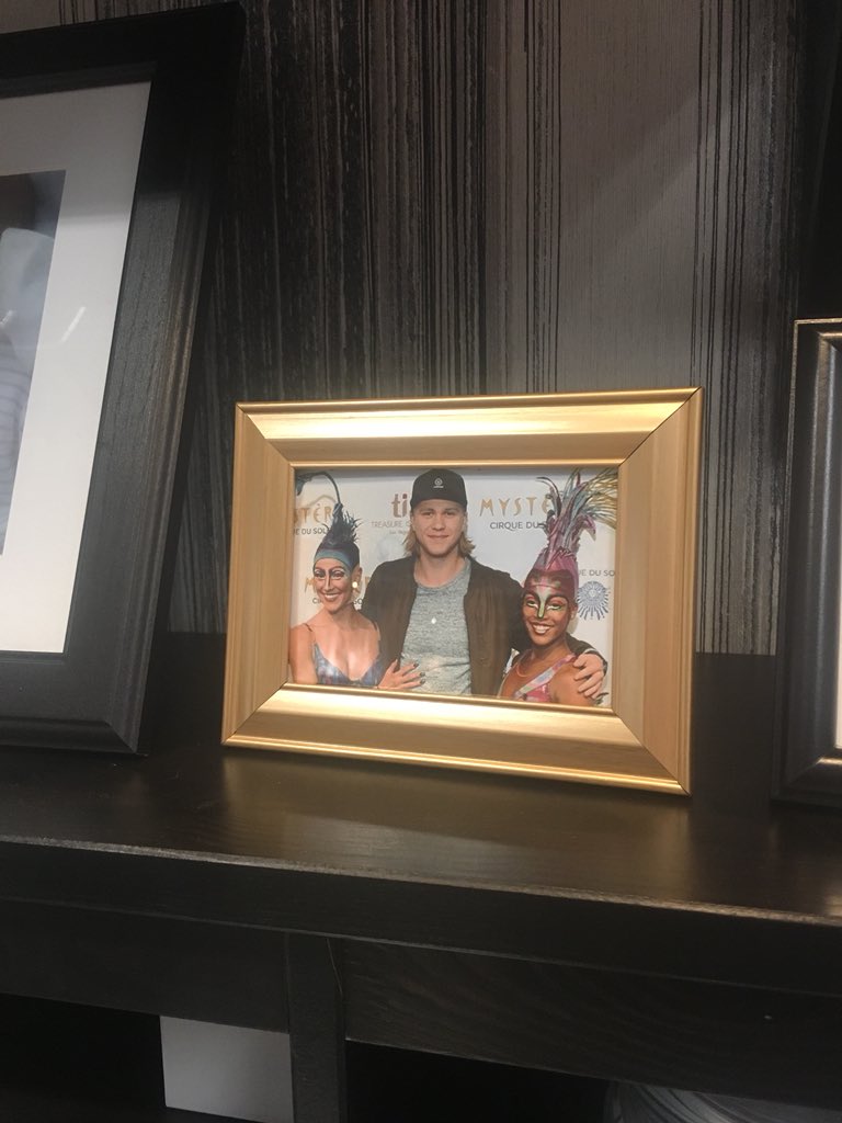 TheVegasFlu's tweet photo. IKEA.... Come for the Swedish Meatballs.... stay for the @WKarlsson71 decor randomly placed around the store.

#VegasBorn #Vegasflu #WildBillSpecial #IKEA https://t.co/bEXNJwy9KY