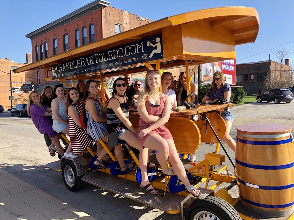 tiff_doe's tweet photo. What a BEAUTIFUL day for @HandleBarToledo! We have a tour celebrating the end of finals and this incredible weather!! #youwilldobetterintoledo #handlebartoledo #downtownttown #gohens #gorockets https://t.co/p1MWKqajbp