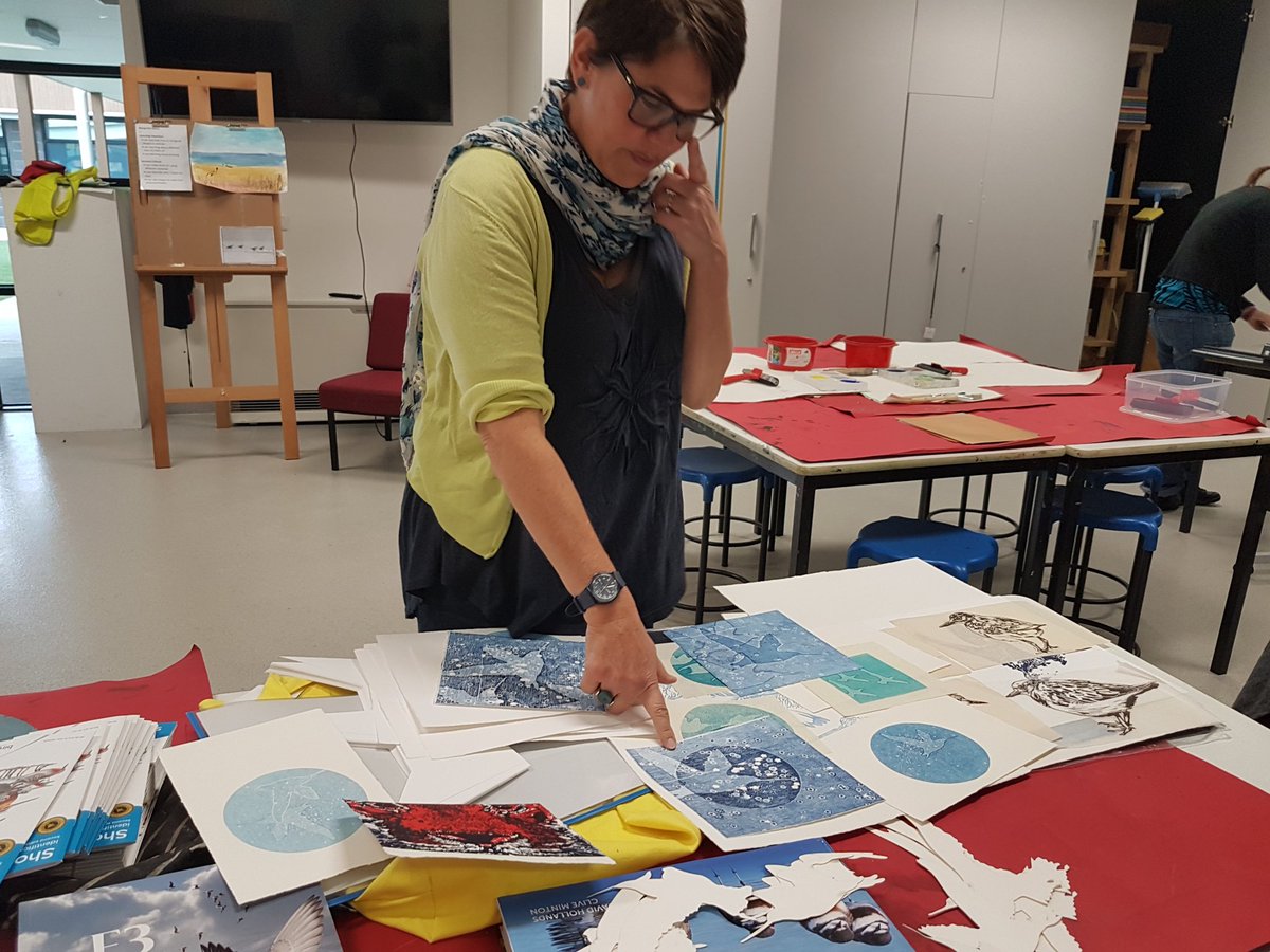 robbiepoet's tweet photo. So excited today to have Melbourne artist Kate Gorringe Smith working with our students today on Migratory Shorebird printmaking @BirdlifeOz #overwinteringproject https://t.co/rfqUpkqp60