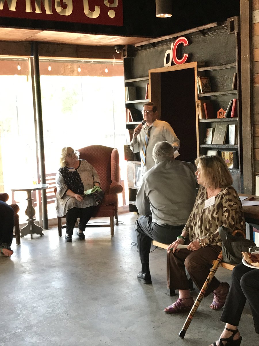 FumcDentonTX's tweet image. On the evening of April 24, John Clinton, our FunStop Director, spoke at Denton County Brewing Company for 100 "Dentonites Who give a Damn."  Congrats for the great presentation, John! #MakeADifference #FunStop