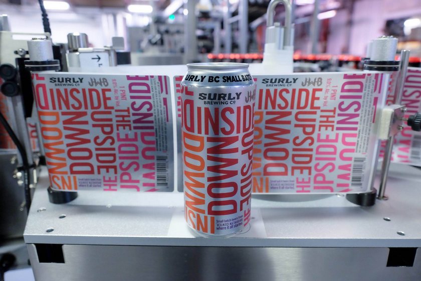 beerpulse's tweet photo. Surly BC Small Batch Series of cans debuts w/ J. Wakefield collab, Inside The Upside Down
https://t.co/jXpYmjwInZ
#MNbeer #MPLSbeer #jwakefield #FLbeer #FLAbeer #surly #surlybrewing #beernews #craftbeer @surlybrewing @jwakefieldbeer https://t.co/8Ys4HbzN1u