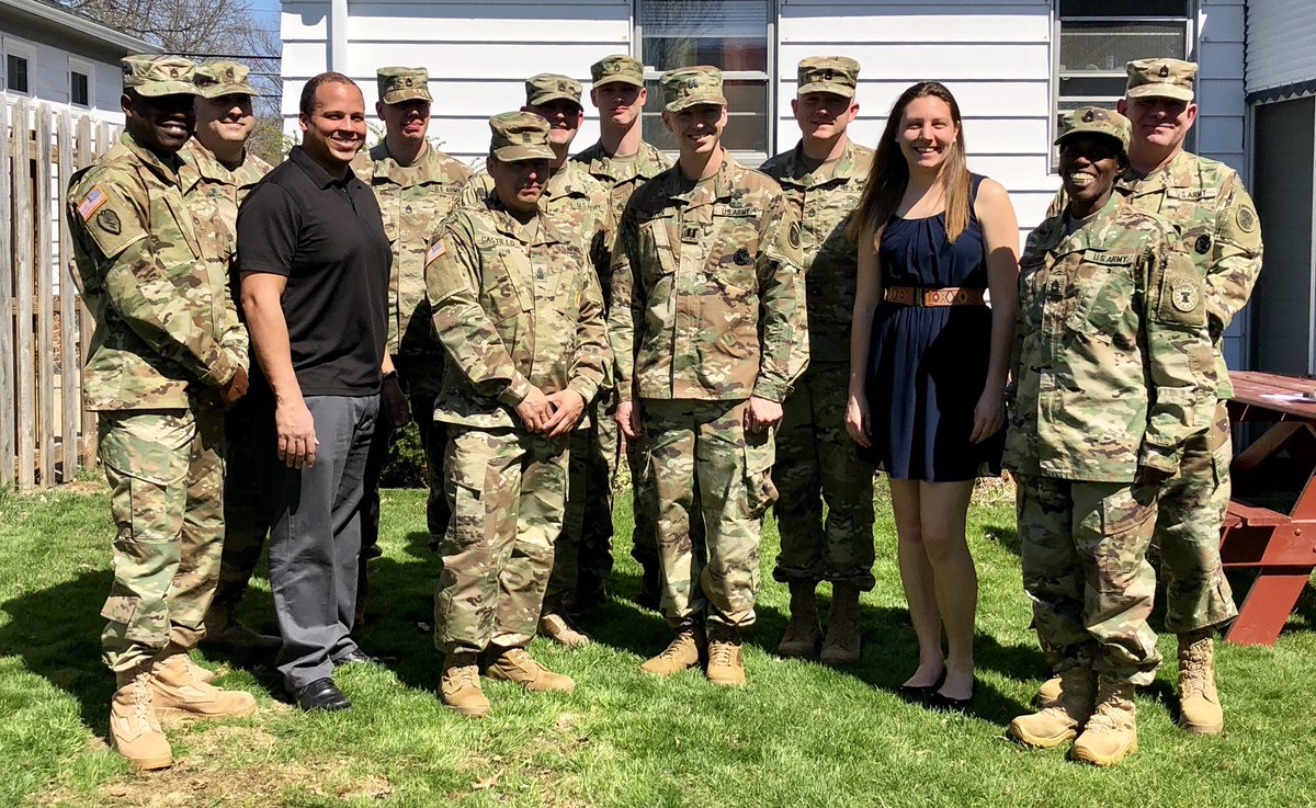 CleArmyMed's tweet photo. Newly promoted Captain D. Hilden at his promotion to #Captain this afternoon.  What a wonderful day for a promotion @3_MRB_USAREC @3rdMRBCdr @MED_OH_MI @USArmy.  Newly commissioned CPT Allen had th honor of presiding over the time honored ceremony #ArmyTeam https://t.co/CLfP881AZb
