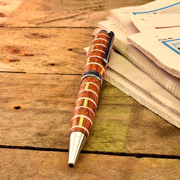 NibulaPens's tweet photo. Not long left for our competition 😁 winner will be announced tomorrow.
Have you checked out our new website? Whos going to be a proud owner of one of our fantastic pens?
#stationery #Giveaway #art #craftsmanship https://t.co/XPUsWd0Gne