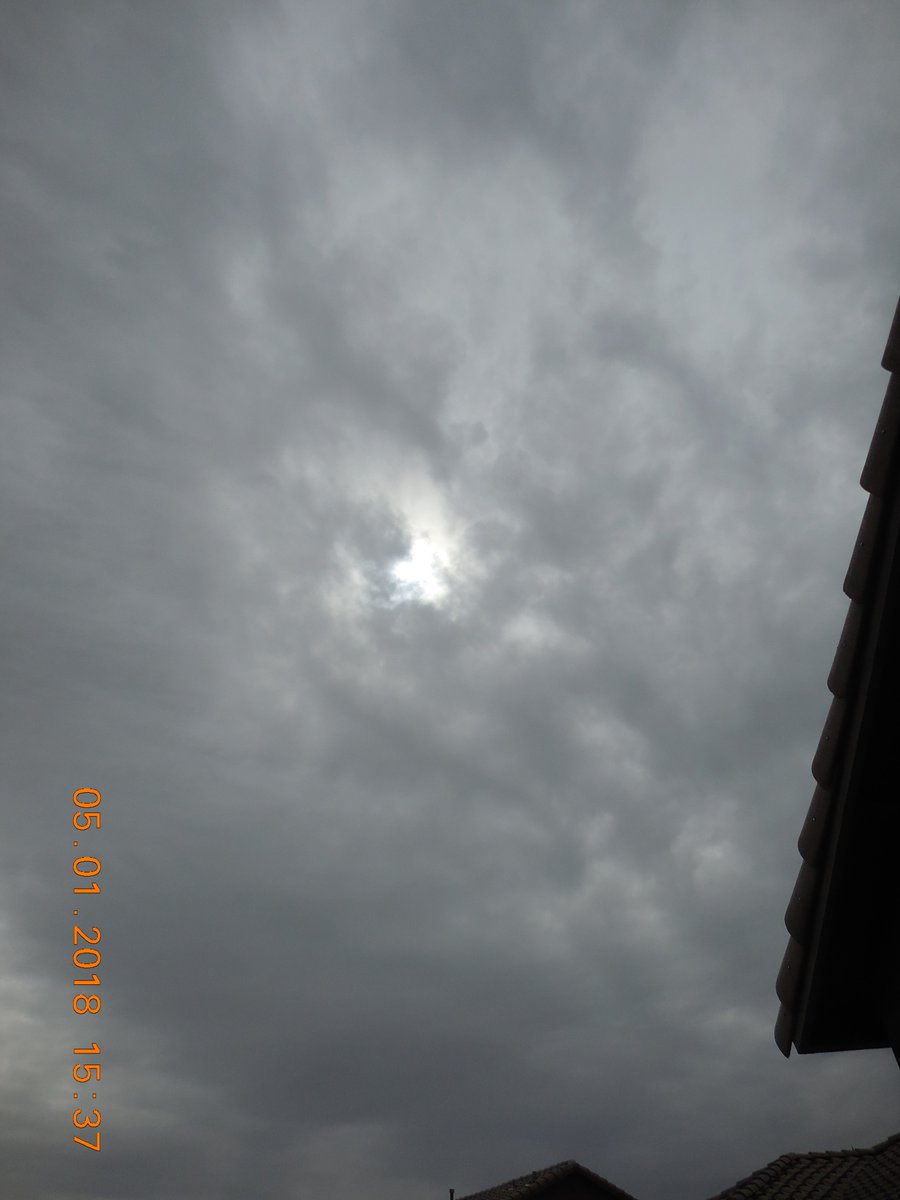MollyBuvoCia's tweet photo. The new Southern Arizona "sun," 3:37 pm May 1, 2018.  #simulatedsun #geoengineering #allday #everyday #demonicpilots #whataretheyhiding #whyarewebeingexterminated #omnicide #notmuchtimeleft https://t.co/GefWssxoD7