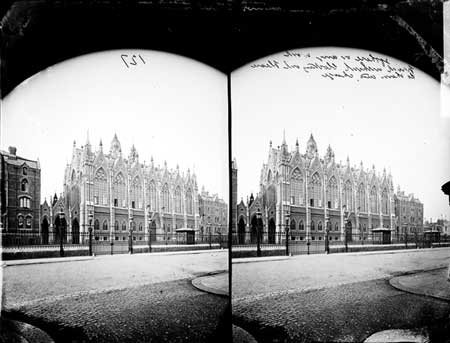 walk_ing_London's tweet photo. A stereoscopic view of Columbia Road Market - not dated but 1870-1900 #London https://t.co/KMnJw5zpXO