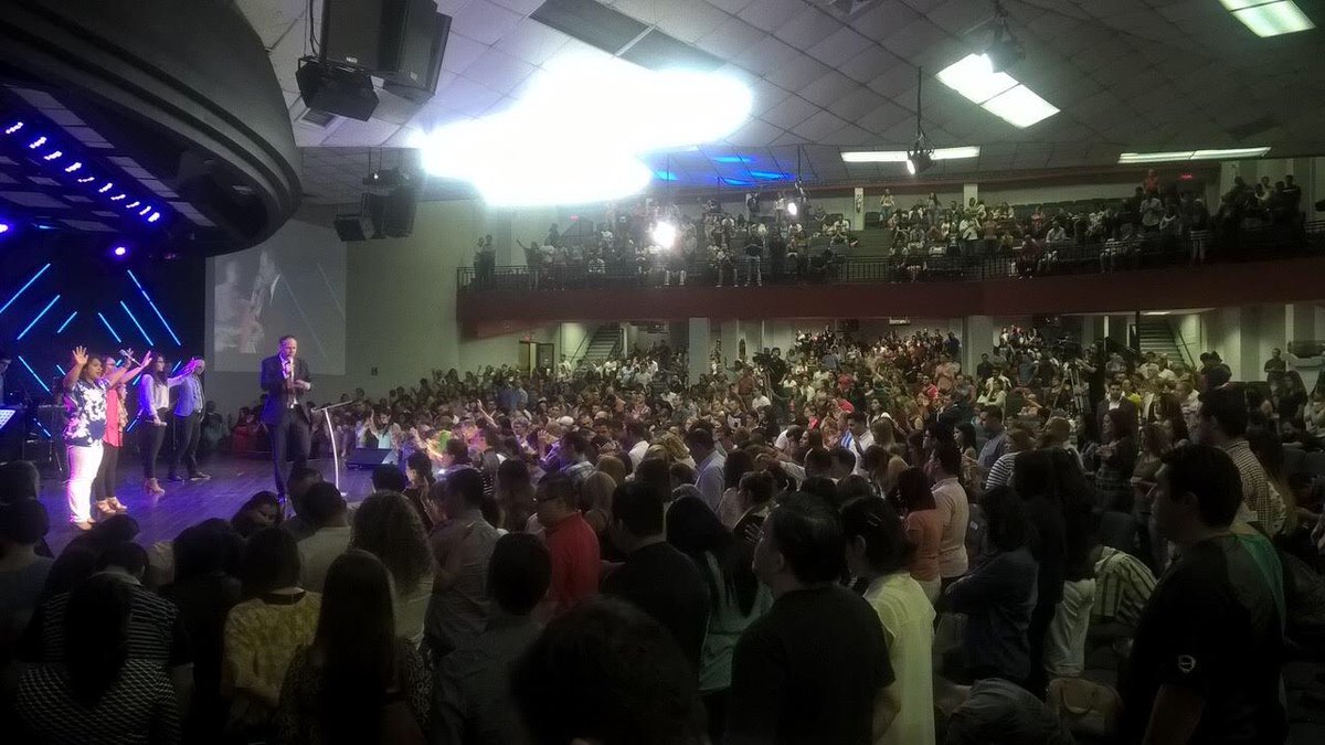 jasonfrenn's tweet photo. Powerful time in Costa Rica at the Evangelistic Center. The Lord healed and delivered hundreds of lives.  
Un poderoso tiempo en Costa Rica en el Centro Evangelístico. El Señor sanó y liberó a centenares de vidas. #jasonfrenn #costarica https://t.co/rys6ezDfoL