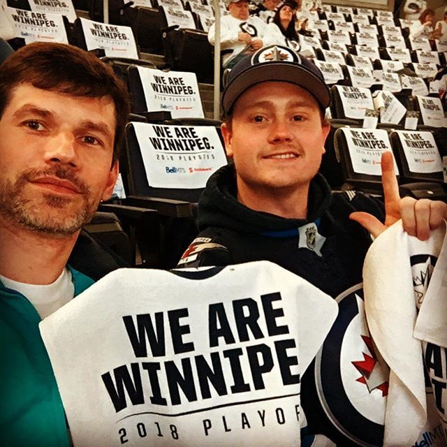 TylerWClarke's tweet photo. 🛩 vs 🐯 with my 🇺🇦 friend Mykhailo. #jets #preds #round2 #stanleycup https://t.co/PMZHLFT0eW