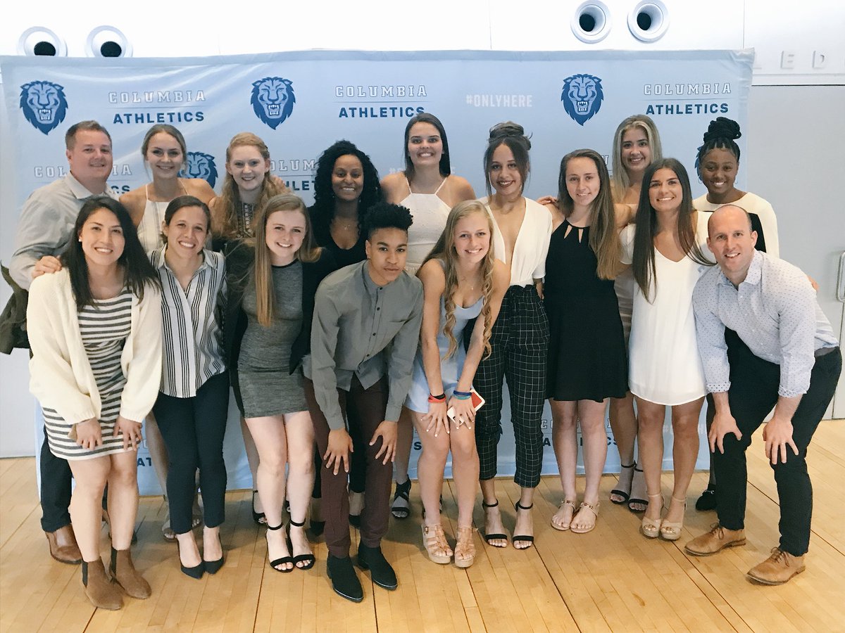 CULionsWBB's tweet photo. Celebrating with all @GoColumbiaLions at #VCC18 tonight! #RoarLionRoar https://t.co/ahrSUdD4XN