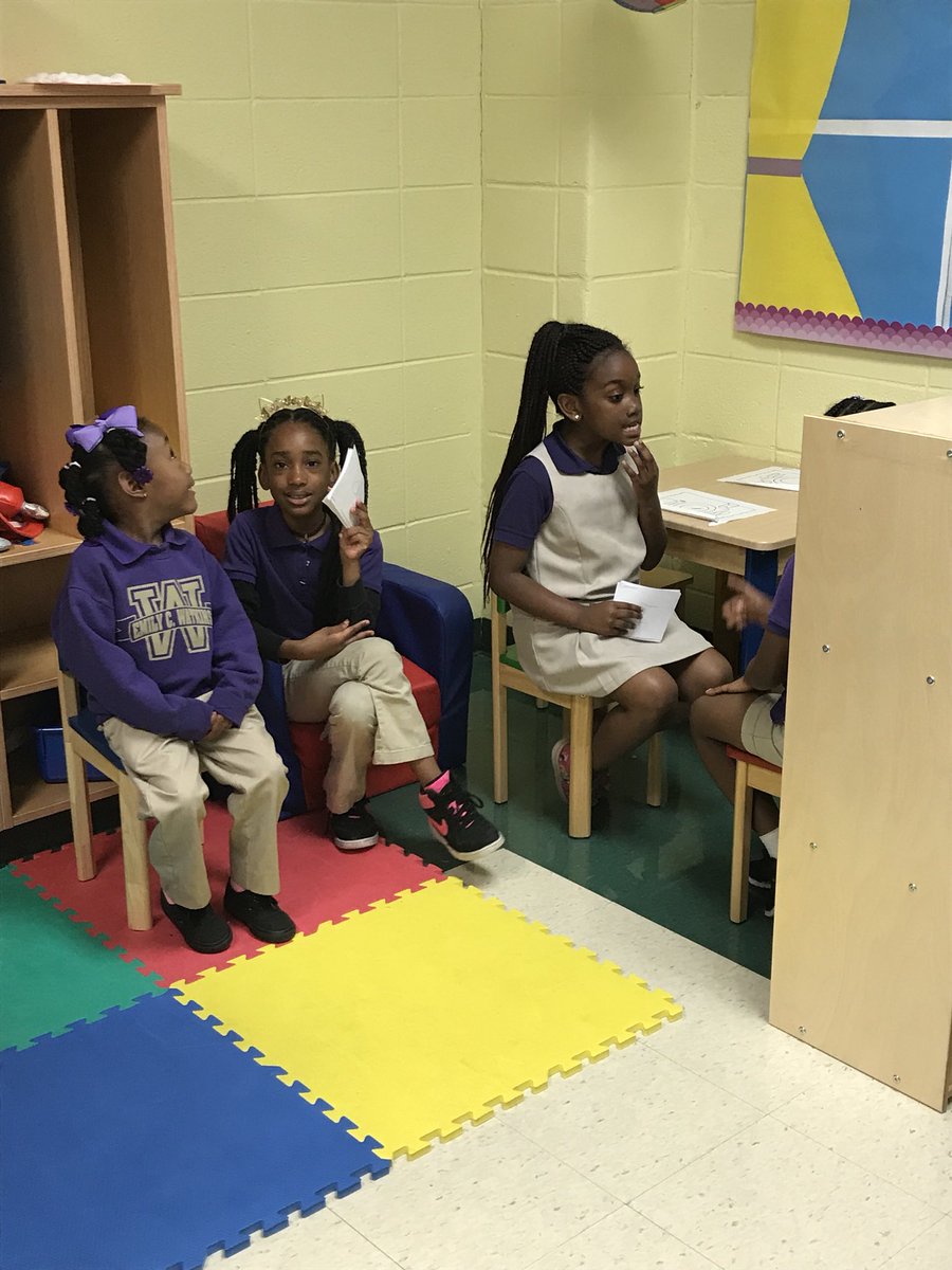 ECWPRIDE's tweet image. 2nd graders made flash cards and assisting Pre-K with letter sounds!#transformstjohn #EcwPride