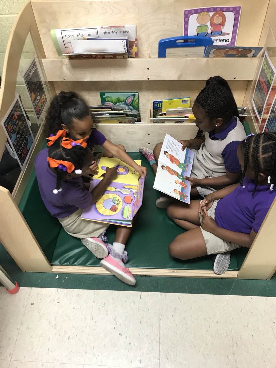 ECWPRIDE's tweet image. 2nd graders made flash cards and assisting Pre-K with letter sounds!#transformstjohn #EcwPride