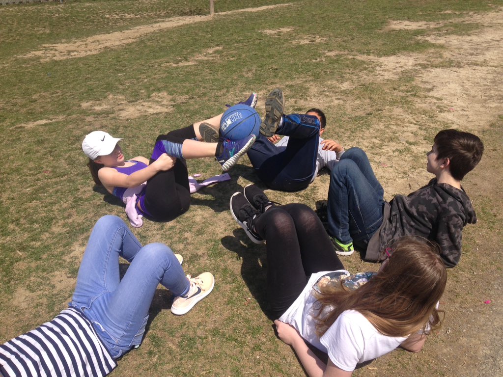 LDubsGatestone's tweet image. Work Those Abs: Ball Pass! #colourchallenge #class78