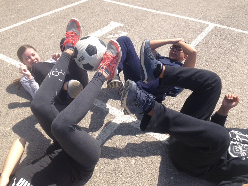 LDubsGatestone's tweet image. Work Those Abs: Ball Pass! #colourchallenge #class78