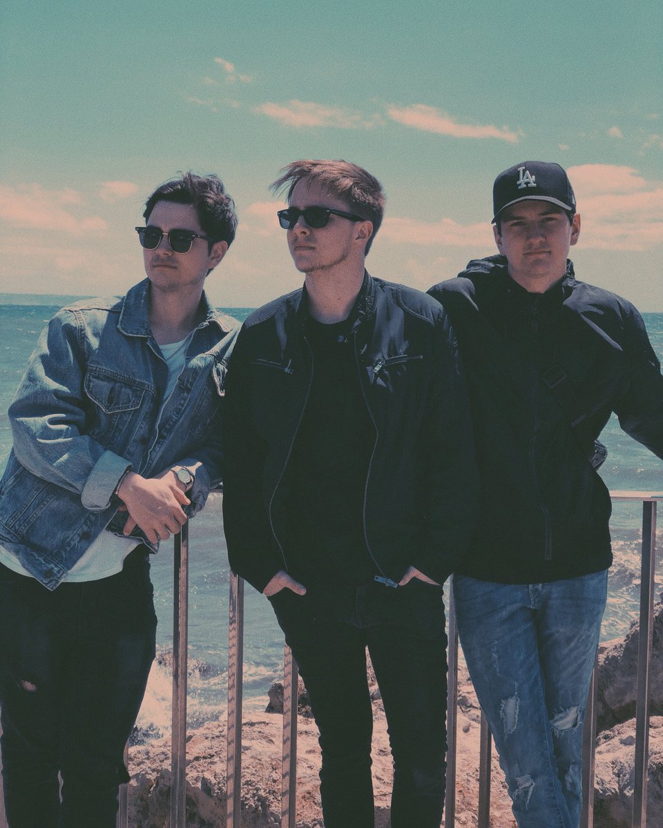 beforeyouexit tweet picture