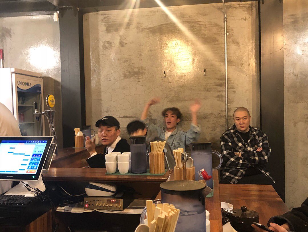 bangjaemintl's tweet photo. #방재민 with fellow hsr2 rappers and mentor deepflow💕 https://t.co/0A0aQ6kRad
