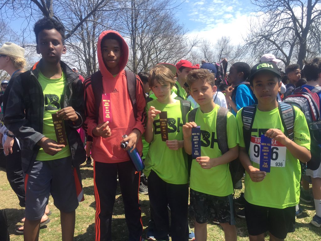Ms_EMiller's tweet photo. Great job @Edenbrookhill Xcountry Team! 🙌🏼 Some amazing top 10 finishes for our team! You all represented well at the #NPCC2018 meet today #proud @edenbrookgym 🏃🏽‍♀️🏃🏽 https://t.co/kOiZiZtTjq