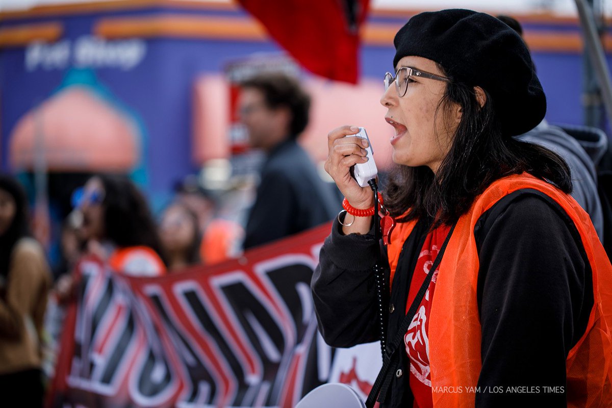 yamphoto's tweet photo. More #photos from today's #MayDayLA through #BoyleHeights. https://t.co/uLUpKQFEh4 https://t.co/uGtdauNKNo