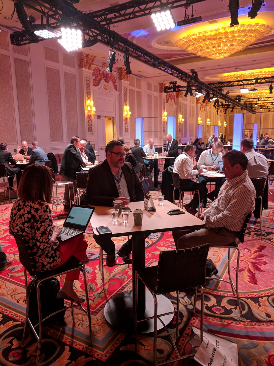 RGPC_FortWorth's tweet photo. Midsize storage presentation ✅ One-on-one media sitdown ✅ Shoutouts from Jeff Clarke and Michael Dell ✅ That's a wrap on #DellTechWorld Day 2! #MakeItReal https://t.co/JHvvcKkGJw