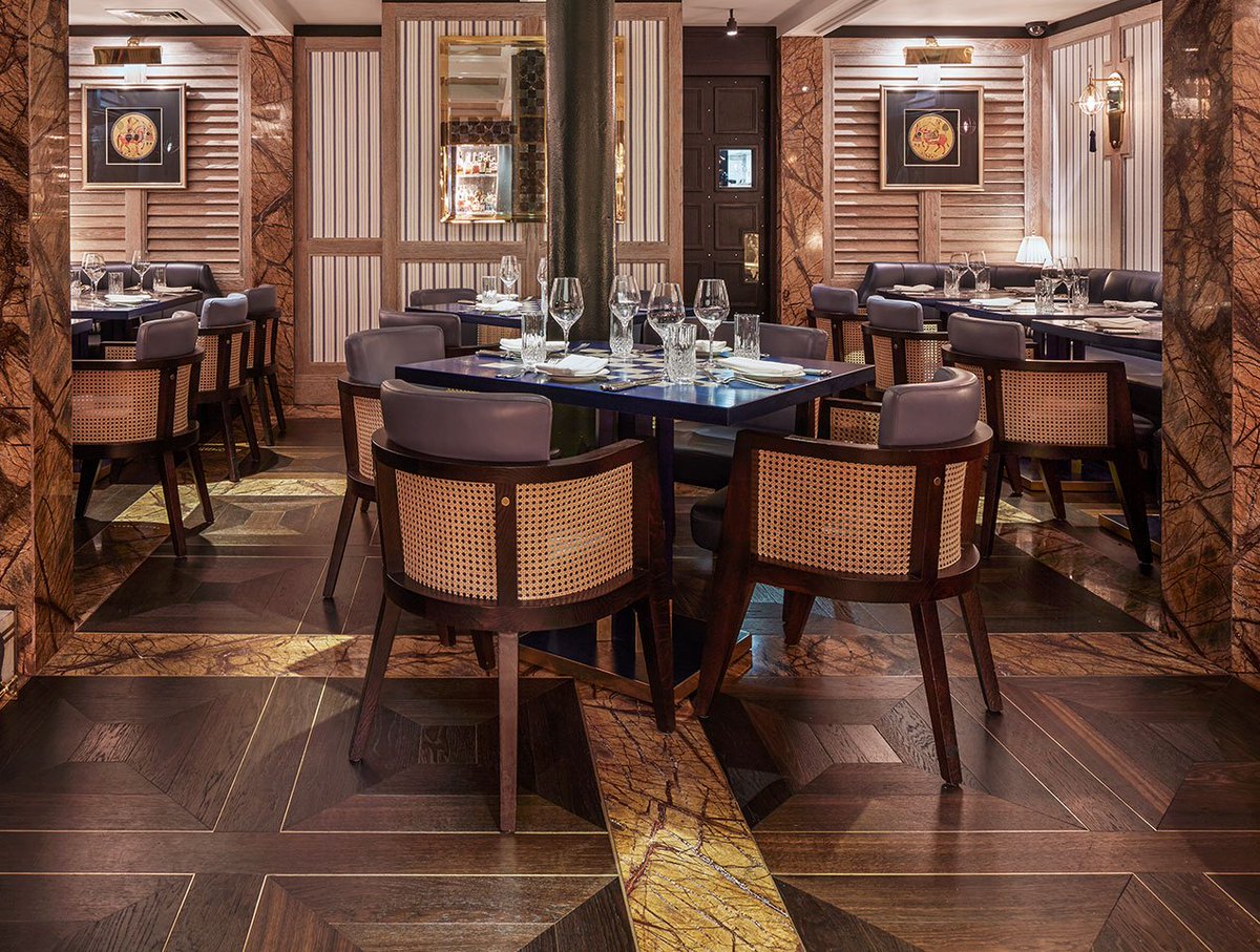 Havwoods_au's tweet photo. Redefining elegant: The Italian Collection #Oak Notte #TimberFlooring with brass trim details, brings an element of luxury to this popular Indian restaurant. Read more: https://t.co/qlHplLKQ9b #Havwoods #hospitality #restaurantdesign #fitout #woodthatworks #timber #wood https://t.co/Pj3aQF82Vt