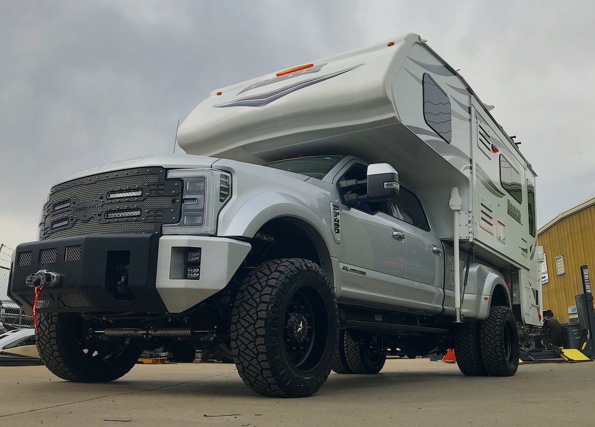 Lifted Life On Twitter This F450 Platinum Built By Fivertrucks Riding On A Kelderman Air Suspension System Is Large And In Charge A Little Sneak Peek Of Mammoth Ford That Will Premier