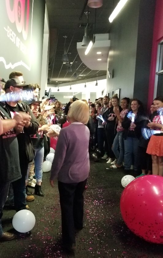 MikeSievert's tweet photo. So happy @CallieField was able to introduce Senator @PattyMurray to our @TMobile Bellingham Call Center rockstars today!! Looks like she got the full #Uncarrier experience, 🎉🎉 and all! :-) https://t.co/Y2VPjMQYPA