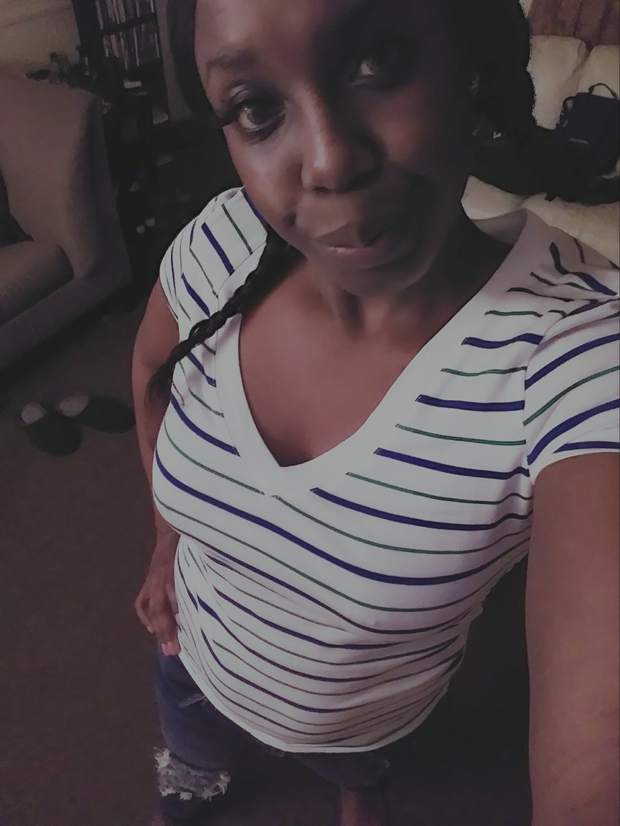 twyla84's tweet photo. 😭😭😭😭Whhyyyyy me...this stomach messing me up from getting my 2pc outfit for my birthday https://t.co/Cf8CtQ7cG1