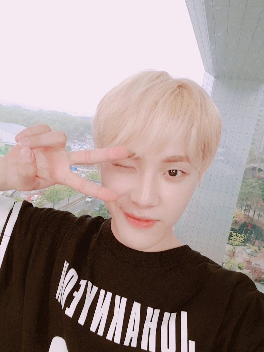 WE_THE_BOYZ's tweet photo. 비가온다아아아ㅏㅏㅇ!!! ㅎㅎㅎ https://t.co/RwMc0OTu4y
