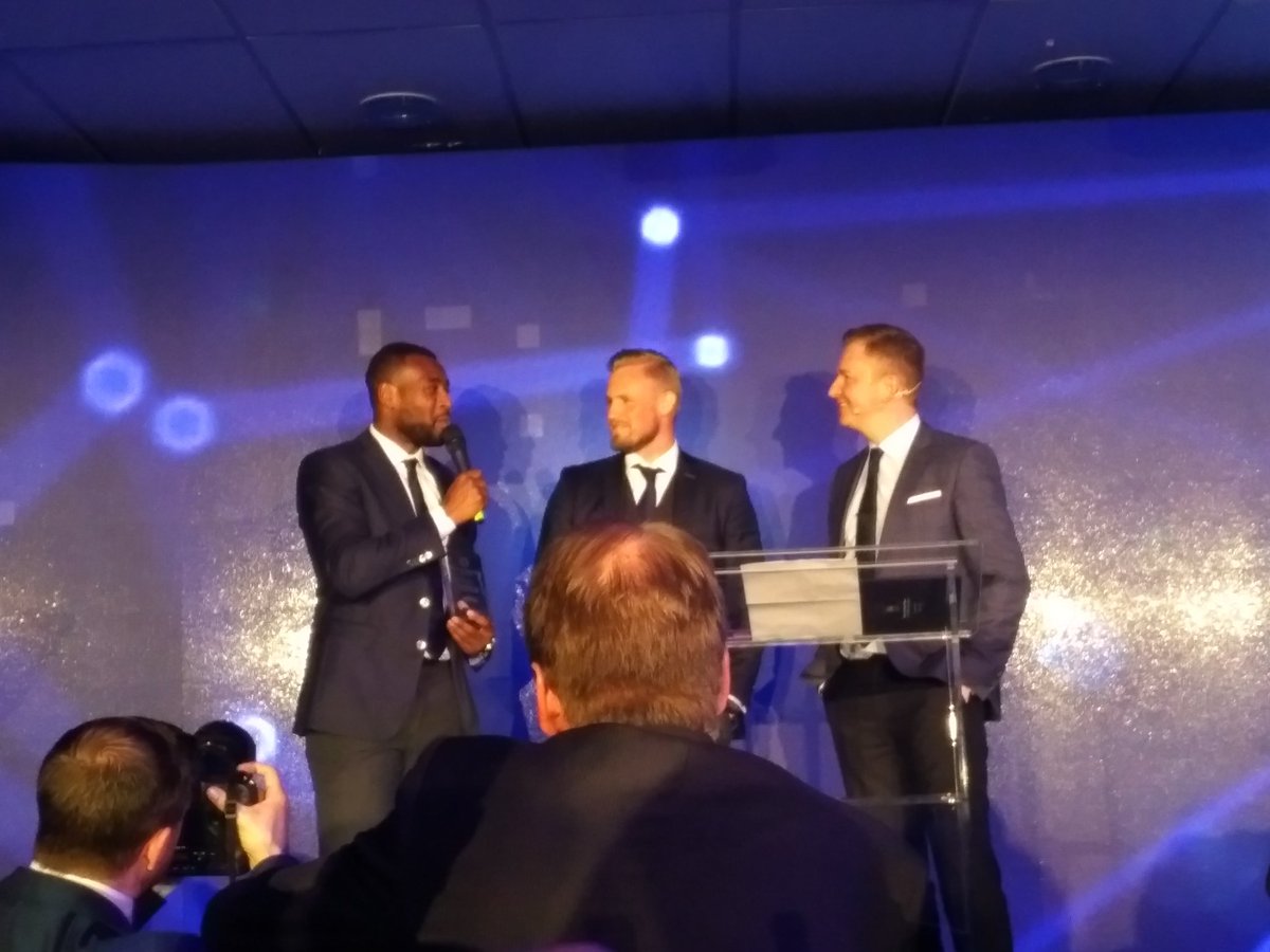 CCLeicsPolice's tweet photo. Good to be joined by @LeicsEvents colleagues Ali & Mel @LCFC #FoxesFoundation awards. They do so much hard work every season
Proud of @leicspolice work with @LCFC_Community
Huge generosity from the owners who donate Β£1m to #FoxesFoundation for child health
@DCCLeicsPolice https://t.co/dc5Iv1g0hM