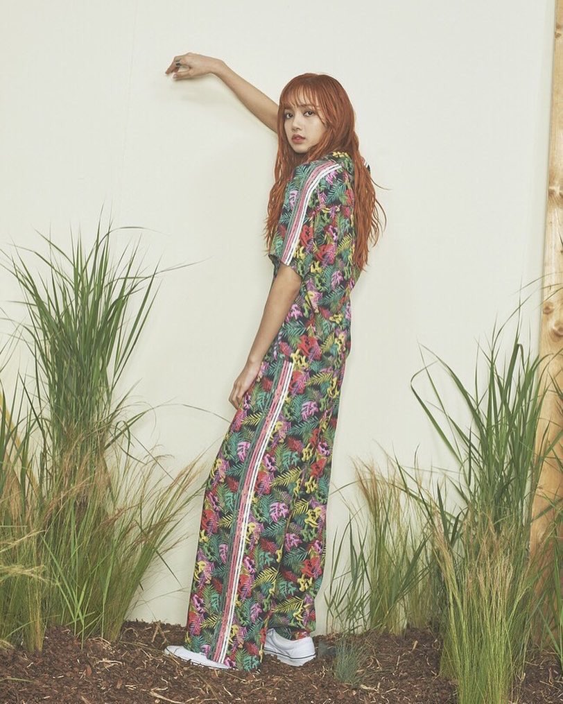 LALISTHAILAND's tweet photo. 180502 n_nona9on ig update

#NONAGON #Resortwear #LISA #BLACKPINK 💗💗 https://t.co/SNl5PhygNe