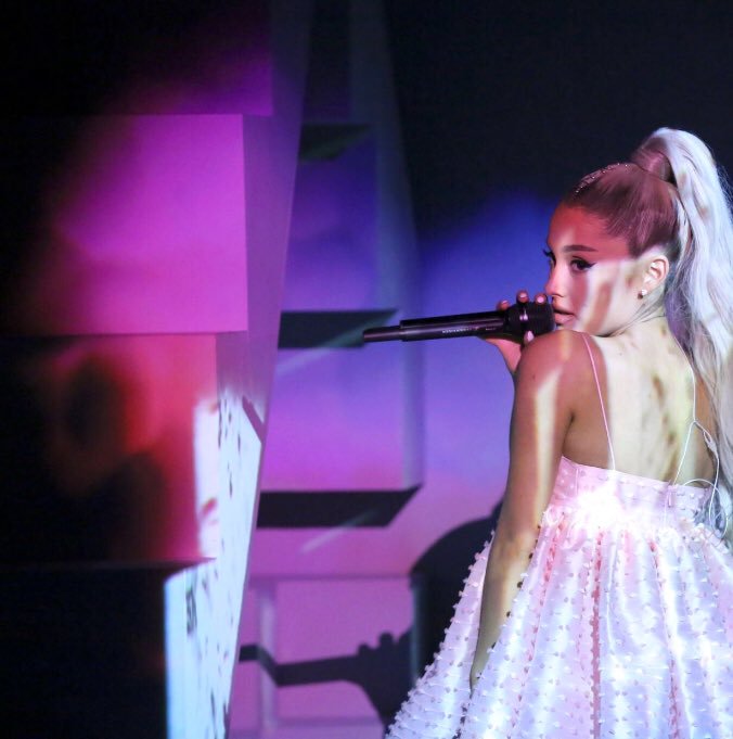 ArianaGPrince's tweet photo. GORGEOUS QUEEN @ArianaGrande https://t.co/gF10bwJC1L