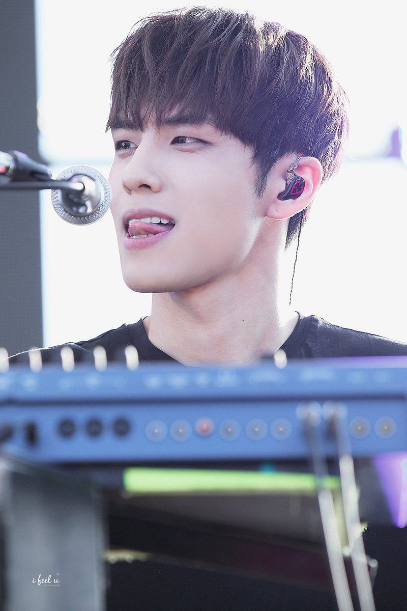 1feelu's tweet photo. 오탄죠비 오메데또...❤️
#데이식스 #Day6 #원필 #Wonpil https://t.co/VGD57CvVIP